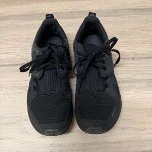 On Cloud Sky Black Shoes Sneakers Sz 4